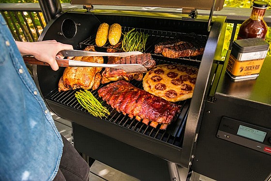 575 TRAEGER PRO