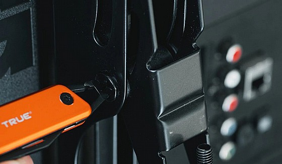 ���� ���/����� ������ ���� True Knives Utility Modern Keychain
