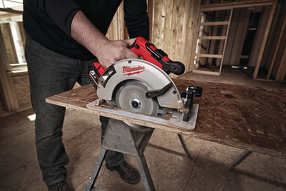 ��� ���� ���� ������� "Milwaukee M18-BLCS66-0-18V 7.5