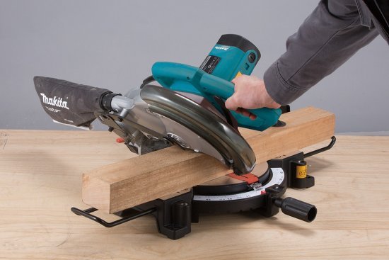 ���� ����� ������ 10" 255 �"� 1500W MAKITA M2300NB ���� MT �����
