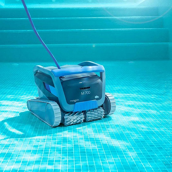 ����� ������ ������ ����� M700 ��������� Maytronics Dolphin