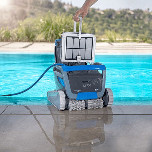 ����� ������ ������ ����� M700 ��������� Maytronics Dolphin