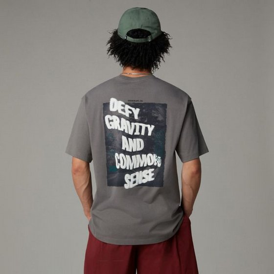 ���� ���� North Face LOGOWEAR TNF - LW - CVC Fleece M SS HERITAGE GRAPHIC RELAXED TEE �����